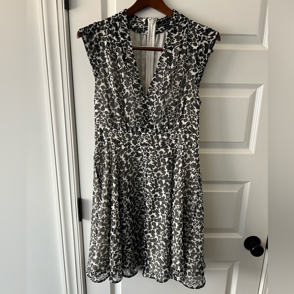 French Connection Women's Black & Off White Dress Sleeveless SZ 10 ZIP BACK EUC